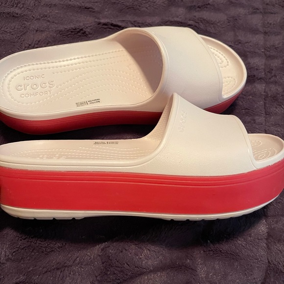 Soft Pink Croc’s BEAUTIFUL - Picture 2 of 5